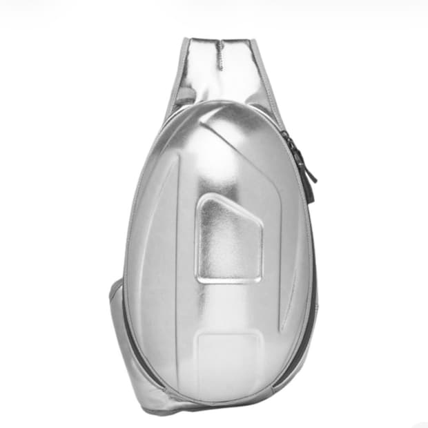 디젤 1DR-팟 슬링백 실버 