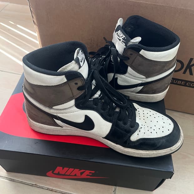 조던1 레트로 하이 블랙모카 270