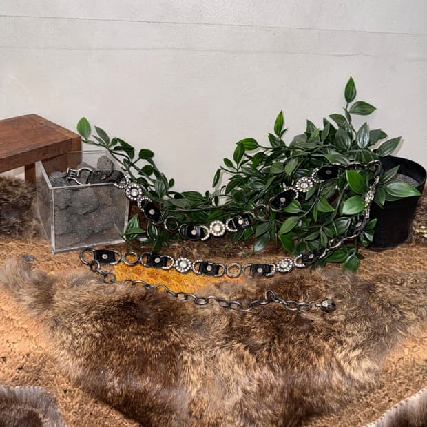 Black mini cubic chain belt