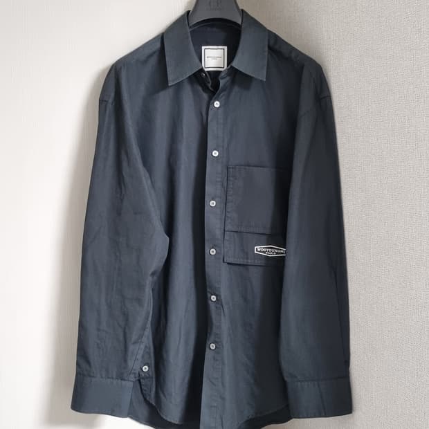 우영미 백로고 셔츠