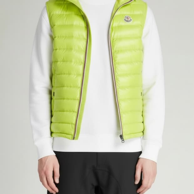 몽클레어 지앙 후드 다운 경량 베스트집업 ㅡ 105사이즈