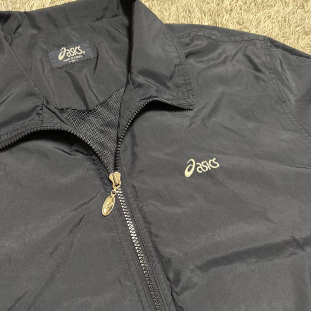 [100] 아식스 구제 봄버 바람막이