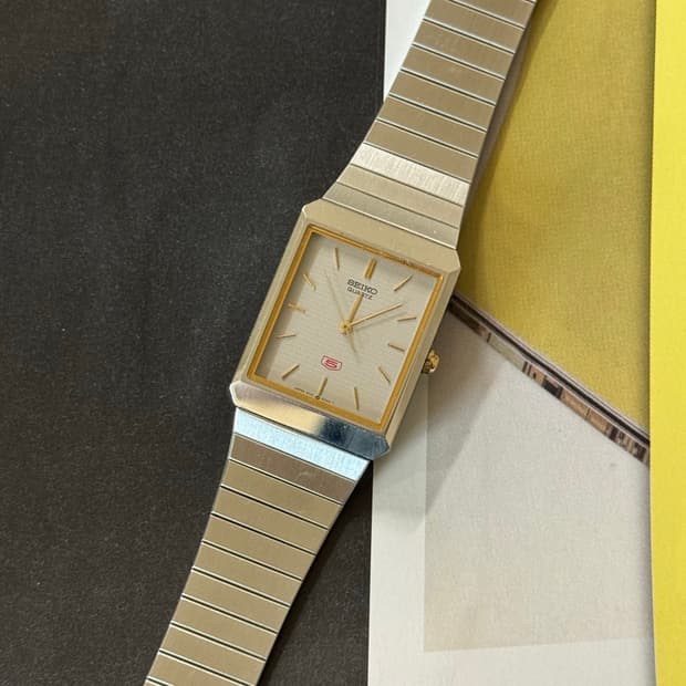 70s Seiko 5 tank quartz rare