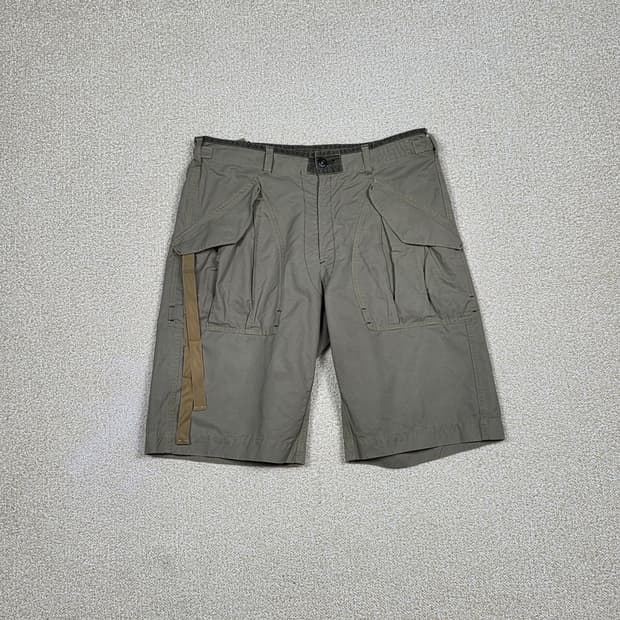 [스톤아일랜드] 코튼 나일론 유틸리티 카고 하프 팬츠 | S00148