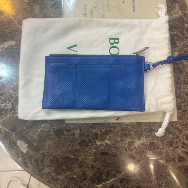 정품 보테카베네타 미니 클러치 팝니다