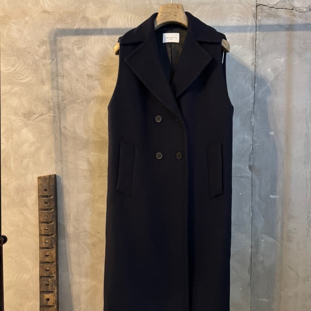 산드로 슬리브리스 코트 55~66