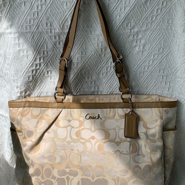 S급 🍋 Coach 레몬 컬러 숄더백
