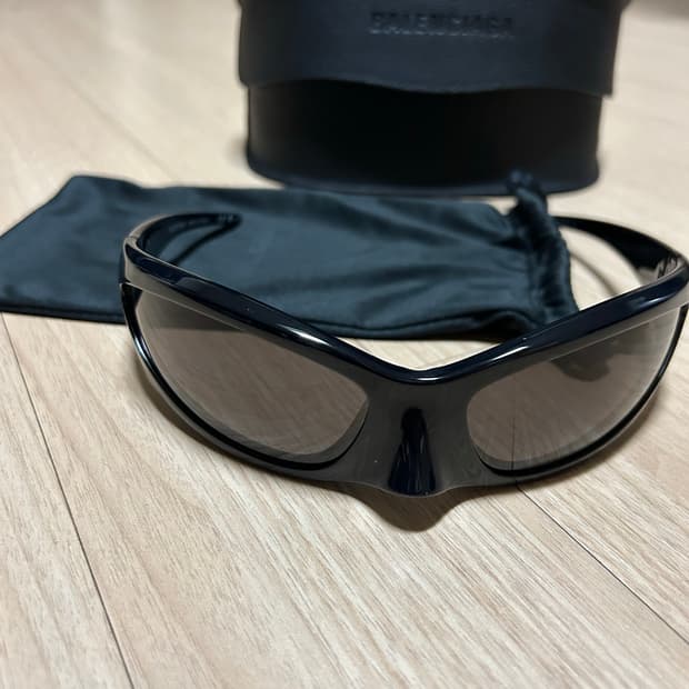 Balenciaga skincat sunglasses 