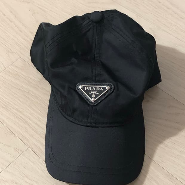 프라다 블랙 볼캡 모자