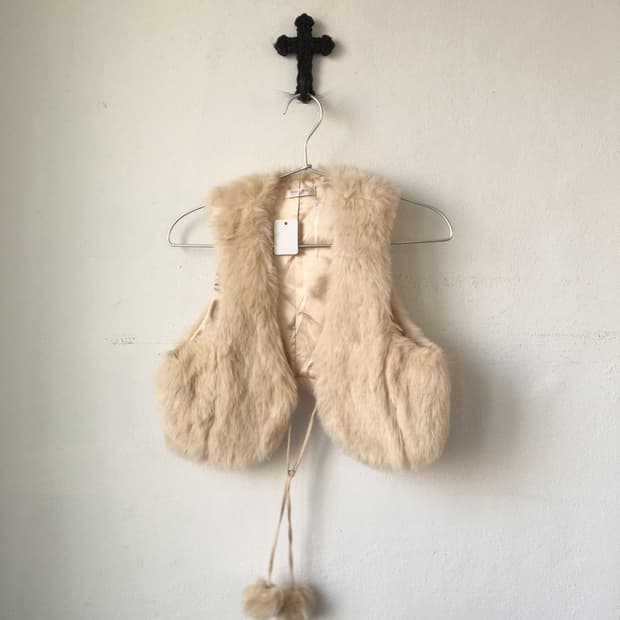 Pom pom fake fur vest