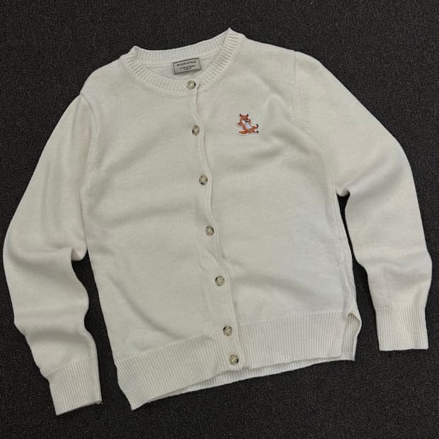 OS)메종 키츠네 칠랙스 폭스 패치 어드저스티드 크루넥 가디건