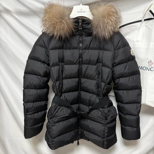 [S+급/1] 몽클레어 클리온 여성패딩 블랙 폭스퍼 풀구성