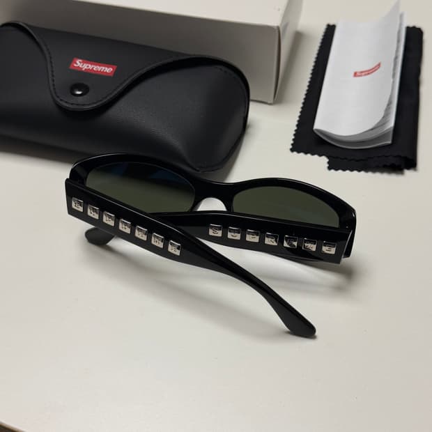 슈프림 꼬르소 선글라스 블랙
