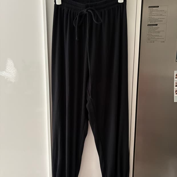 부디무드라 립조거 블랙 xs