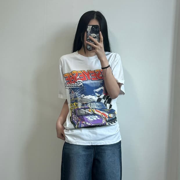 예스아이씨 레이싱 화이트 반팔 티셔츠