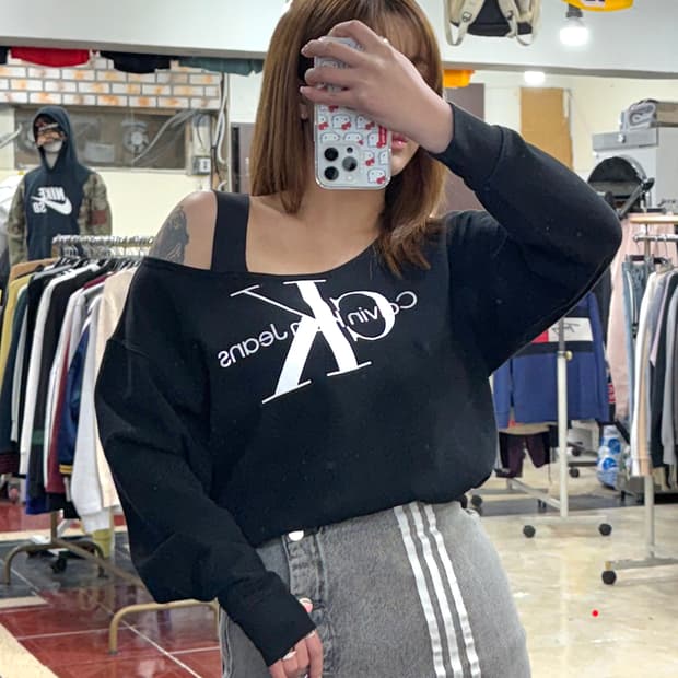 CK 크롭 커스텀 오프숄더