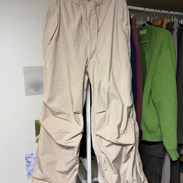 over cargo pants - sand beig