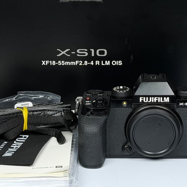 후지필름 X-S10 미러리스 카메라 바디