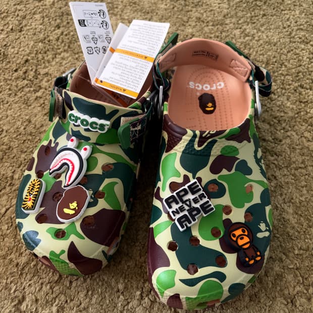 크록스 x 베이프 클래식 클로그 차이