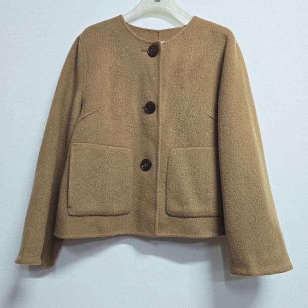 지스튜디오 노카라 숏 자켓