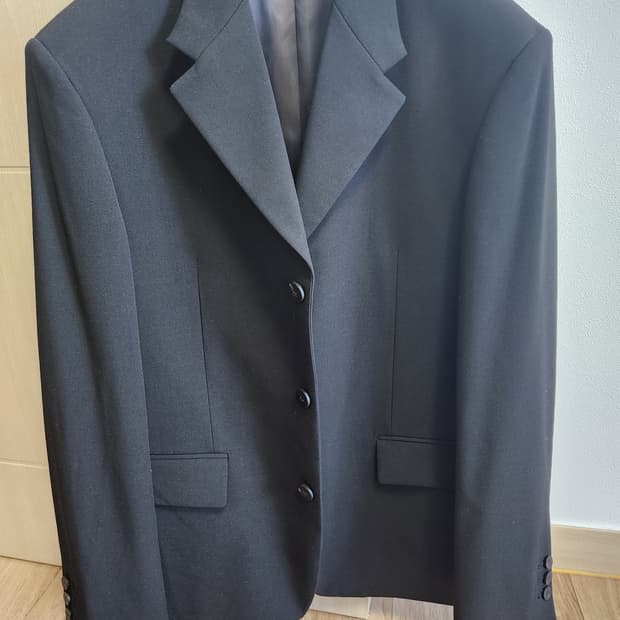 인사일런스 오버핏 블레이저(블레이져) S 95사이즈 새상품 싸게 팝니다.