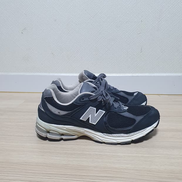 뉴발란스 2002R 운동화 265