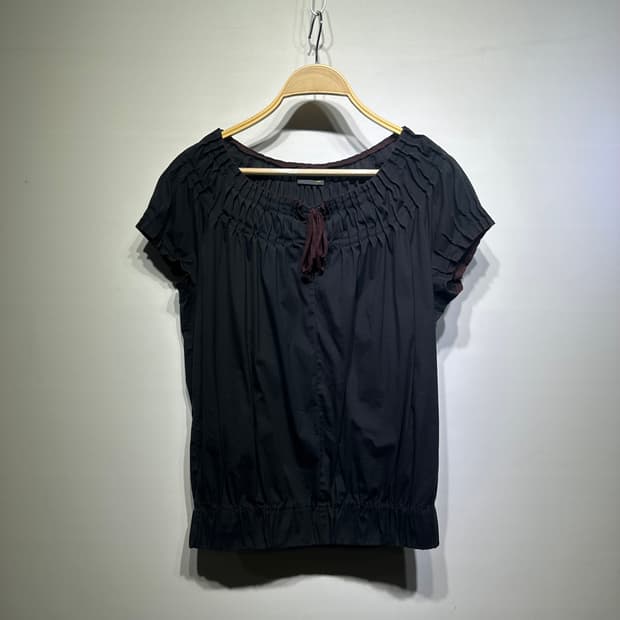 펜디 블라우스 판매합니다