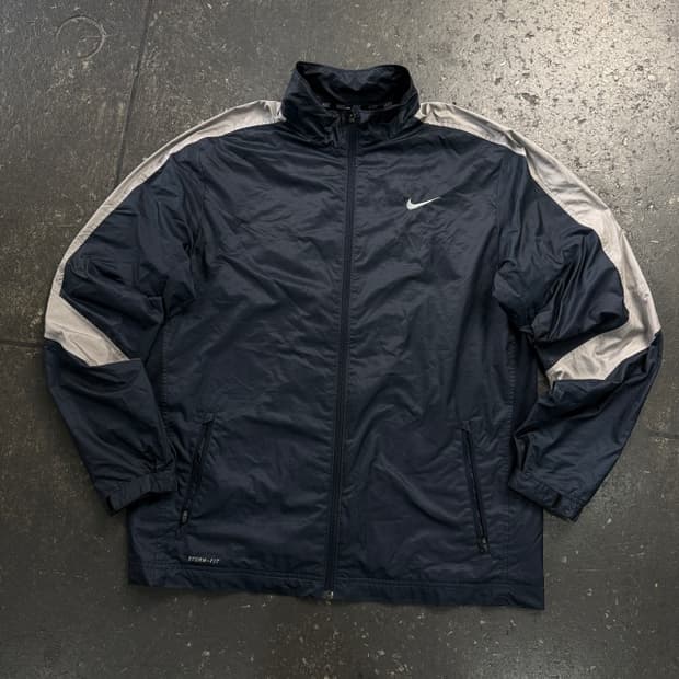 105 나이키 스톰핏 바람막이 