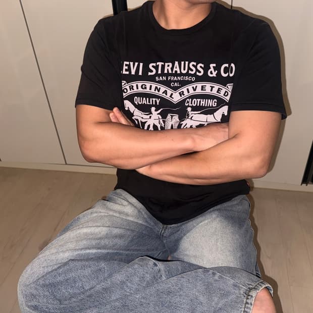 리바이스 반팔티 + 벌룬데님팬츠