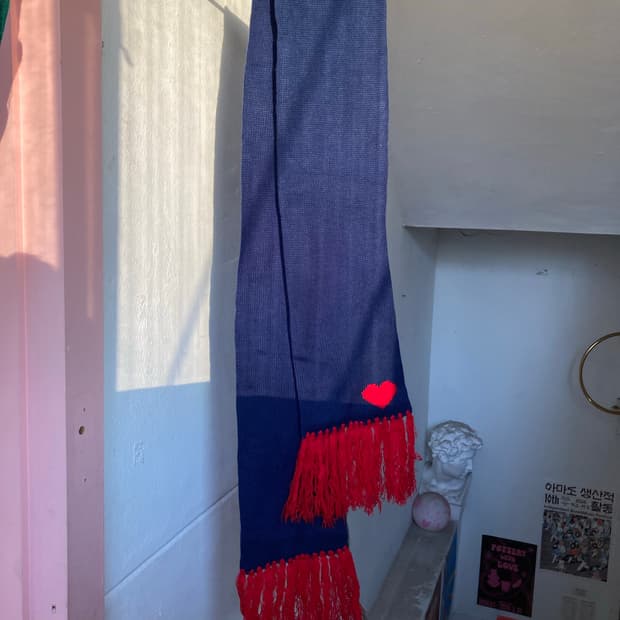 네이비 하트 머플러