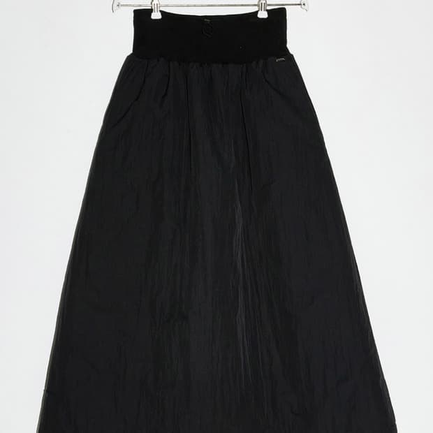 엔오르 패디드 볼륨 스커트 블랙