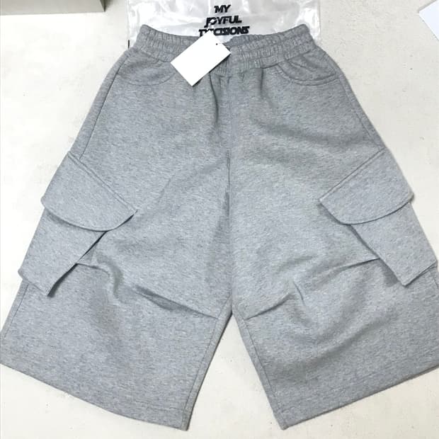 MJD x AAO wide cargo Bermuda pants Grey