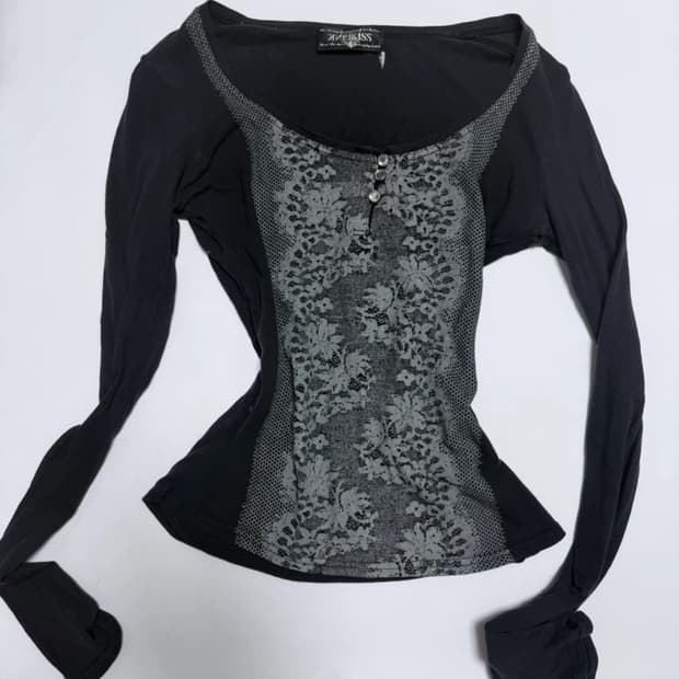 키스키스 고스 펑크 레이스 긴팔 티