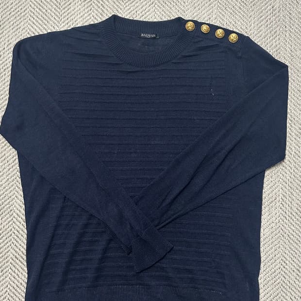 발망 디스트로이드 금장 니트