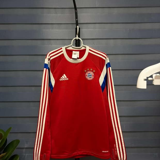 정품 아디다스 바이에른 뮌헨 긴팔 트레이닝 상의 095