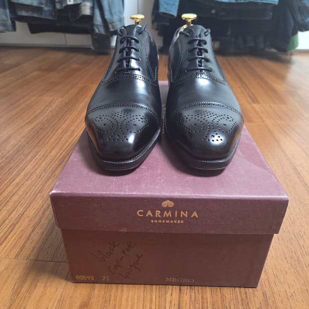 Carmina 블랙 캡토 브로그 남성 구두