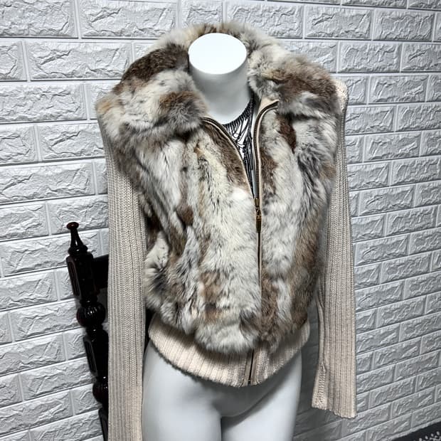 Nth Knit Rabbit Fur Zip-up