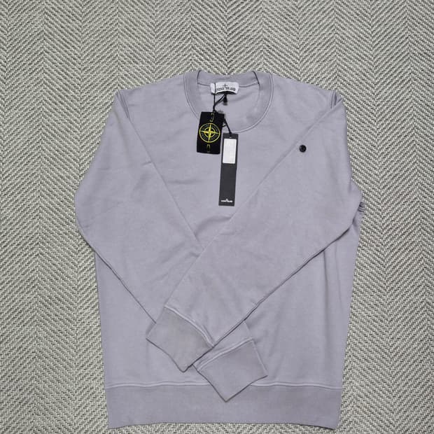 새상품 24SS스톤아일랜드 맨투맨 90-S