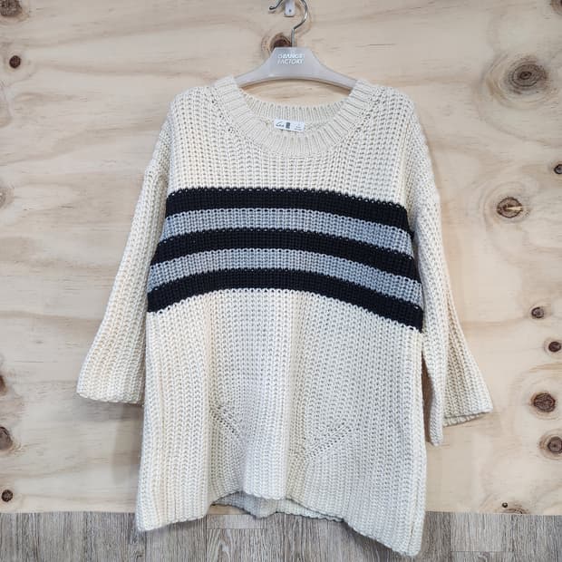 1054) 7부 스트라이프 루즈핏 니트