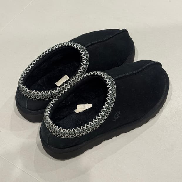 미국 어그 정품 타스만 블랙 225 230