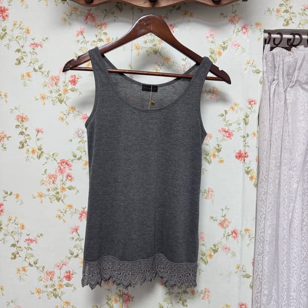 그레이 레이어드 슬리브리스