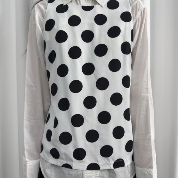 dot sleeveless vest