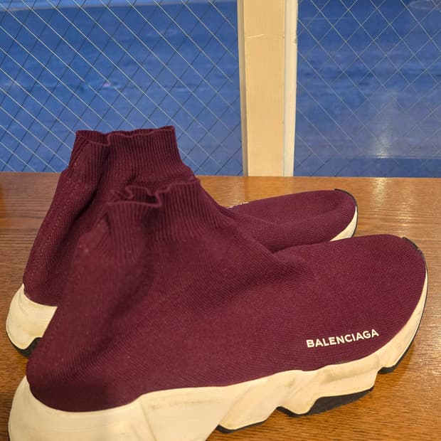 발렌시아가 스피드러너 버건디 260사이즈