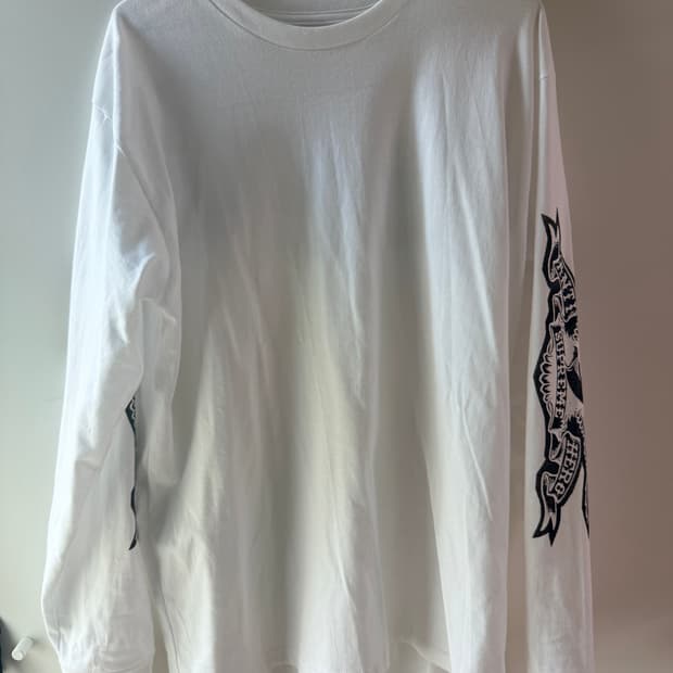 Supreme Anti hero 롱슬리브 L 
