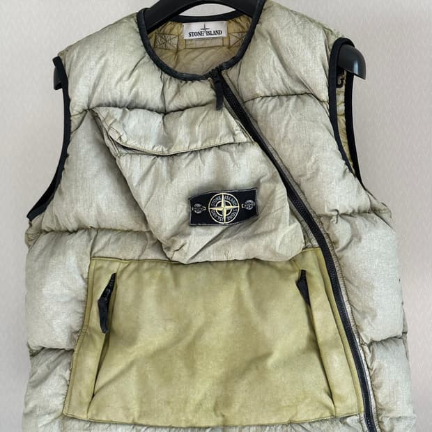 스톤아일랜드 텔라 프로스트 조끼 패딩 L(105)