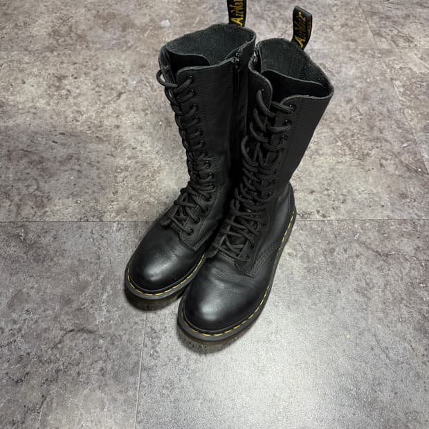 닥터마틴 1B99 14홀 버지니아 230 