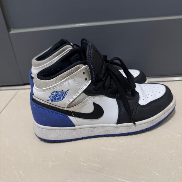 조던 미드 하이퍼로얄 블루 235 