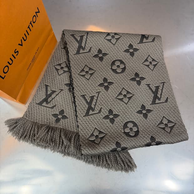 [리오브] 루이비통 모노그램 로고마니아 머플러