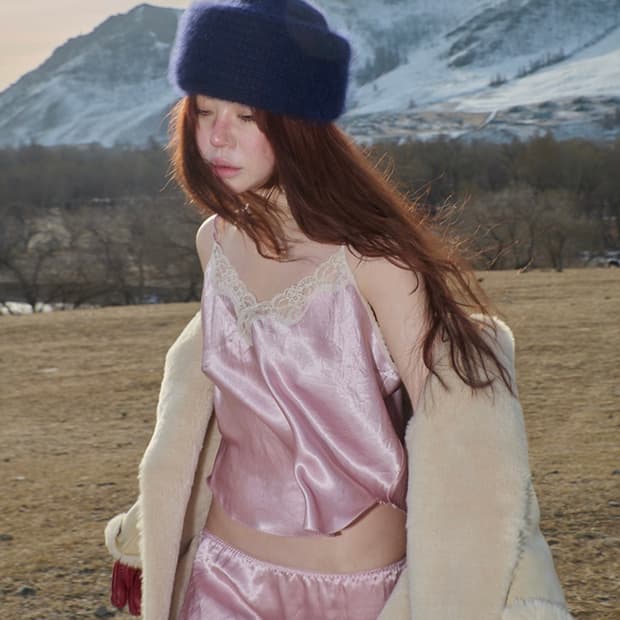 빠른배송) 프레클 레이스 세틴 케미솔 인 핑크 슬립탑 시눈 오버듀플레어