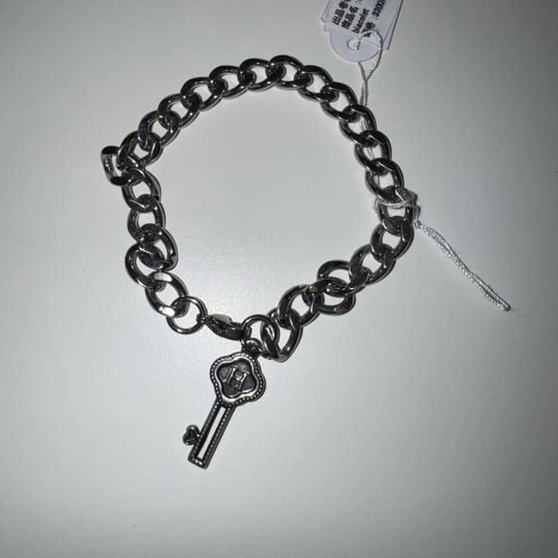 kagi bracelet
